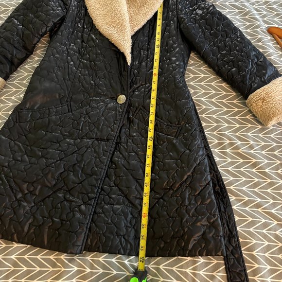 Vintage 70s quilted coat with faux fur collar and cuffs - Picture 3 of 7